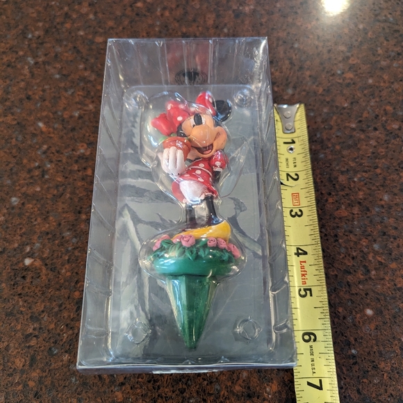Disney Minnie Mouse Garden Plant Stake - Picture 7 of 9